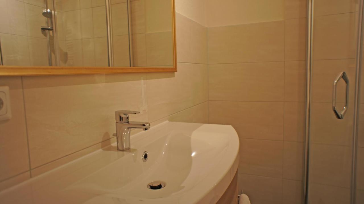 Hotel Heimfeld Restaurant Cafe Garching an Der Alz Екстер'єр фото