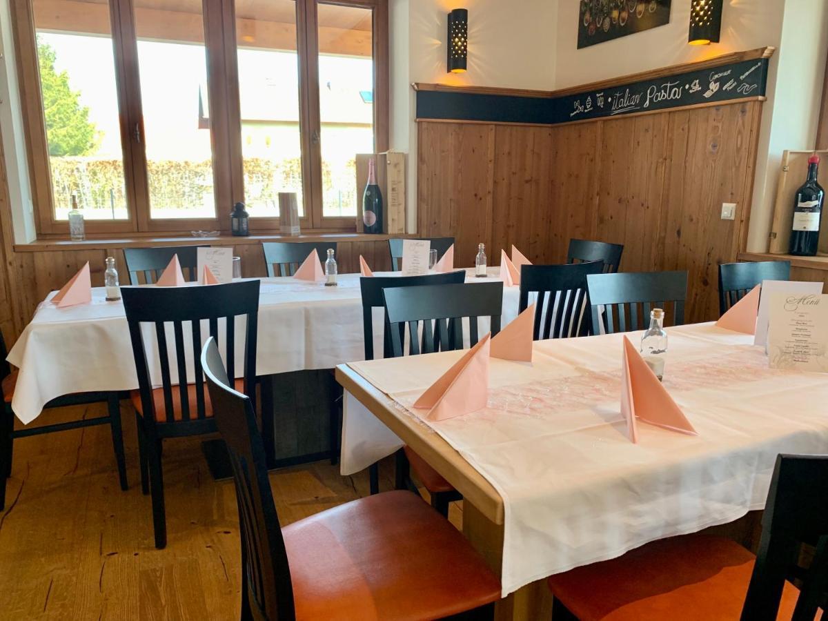 Hotel Heimfeld Restaurant Cafe Garching an Der Alz Екстер'єр фото